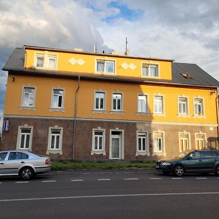 Penzion Duong Apartments Karlovy Vary Exterior foto