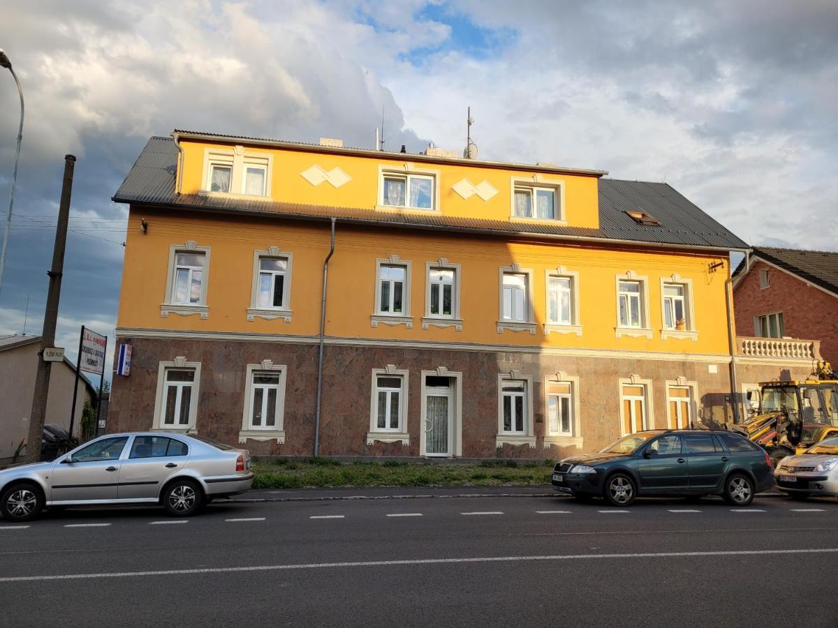 Penzion Duong Apartments Karlovy Vary Exterior foto